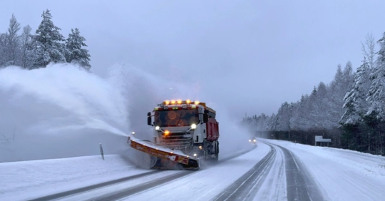 truck accident in snow